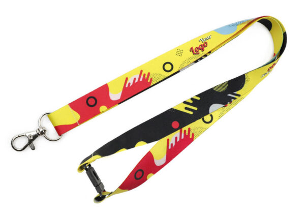 Lanyard decorato a colori vivaci con stampa su entrambi i lati, chiusura di sicurezza e moschettone in metallo, prodotto esclusivo di AMGS Group.