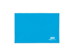 Panno promozionale in microfibra rPET con logo stampato – soluzione durevole, elegante ed ecologica di AMGS Group.