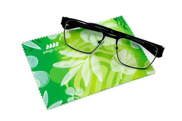 Panno in poliestere rPET ecologico con logo – gadget promozionale funzionale ed estetico di AMGS Group.